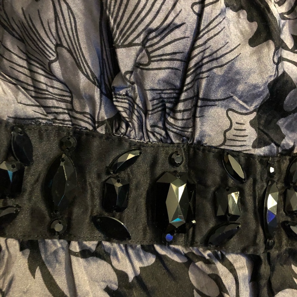 WHBM Black & Grey Floral Top - Picture 4 of 4